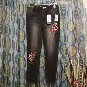 NWT Kensie Brand ankle jeans
